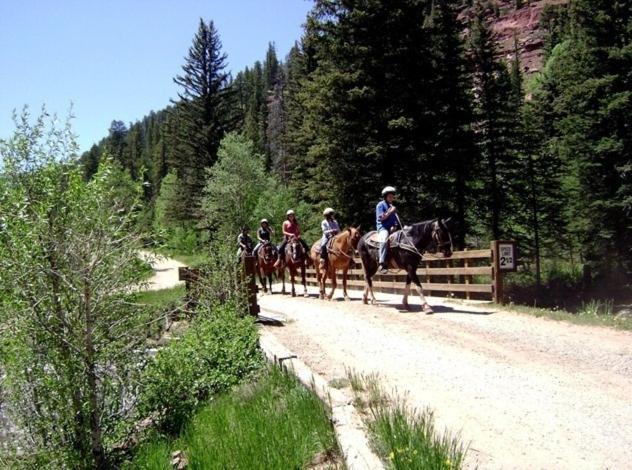 Отель Circle K Ranch Rico Экстерьер фото